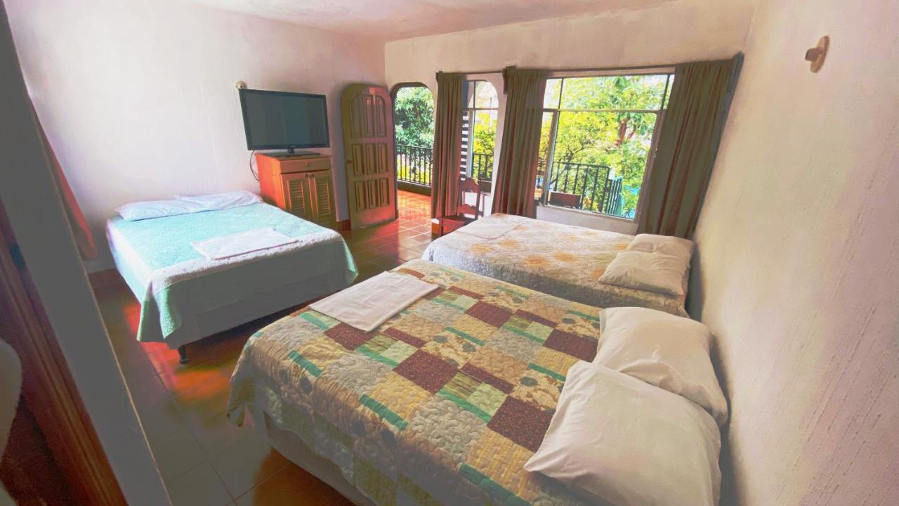 Hotel Posada Don Carlos Panajachel Zewnętrze zdjęcie